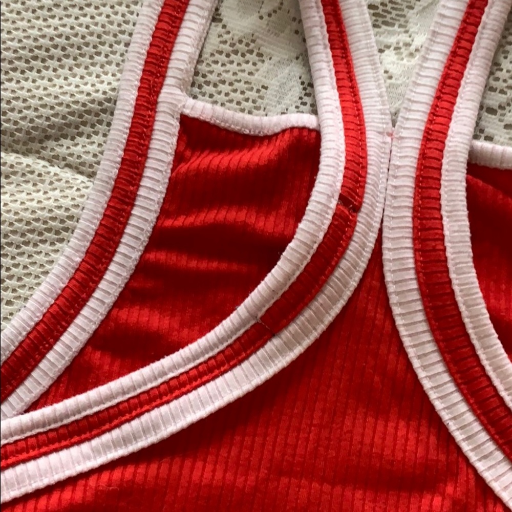Red crop top - Picture 3 of 3